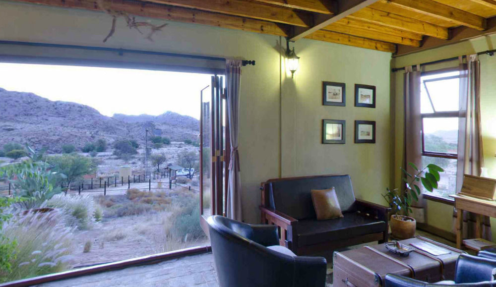 Klein-Aus Vista Desert Horse Inn Екстер'єр фото